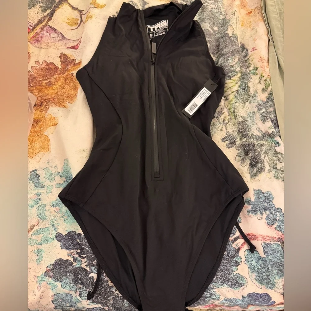 Ta3 Surfy Sleeveless Suit Black NWT size M regular - Picture 2 of 10